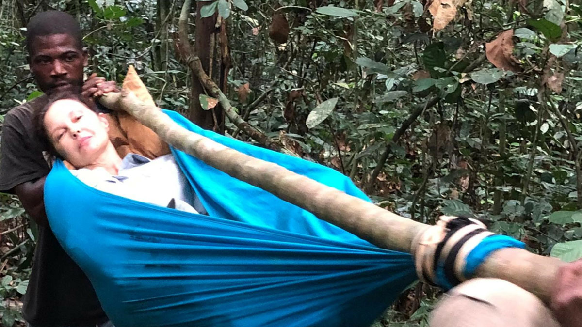 Ashley Judd was carried in a hammock for hours after shattering her leg