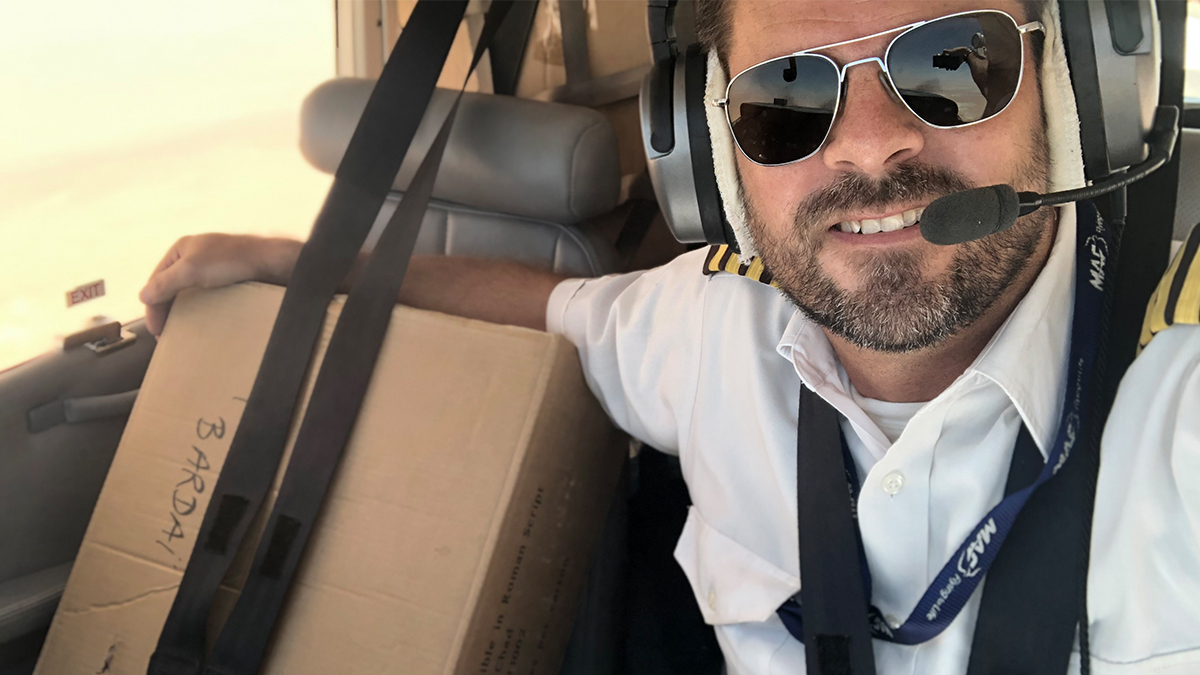 MAF Pilot Phil Henderson holding onto ‘precious cargo’ destined for Bardaï, Chad