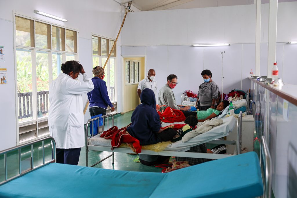 Patients recover at Kompiam District Hospital before MAF flies them home (credit: Annelie Edsmyr)